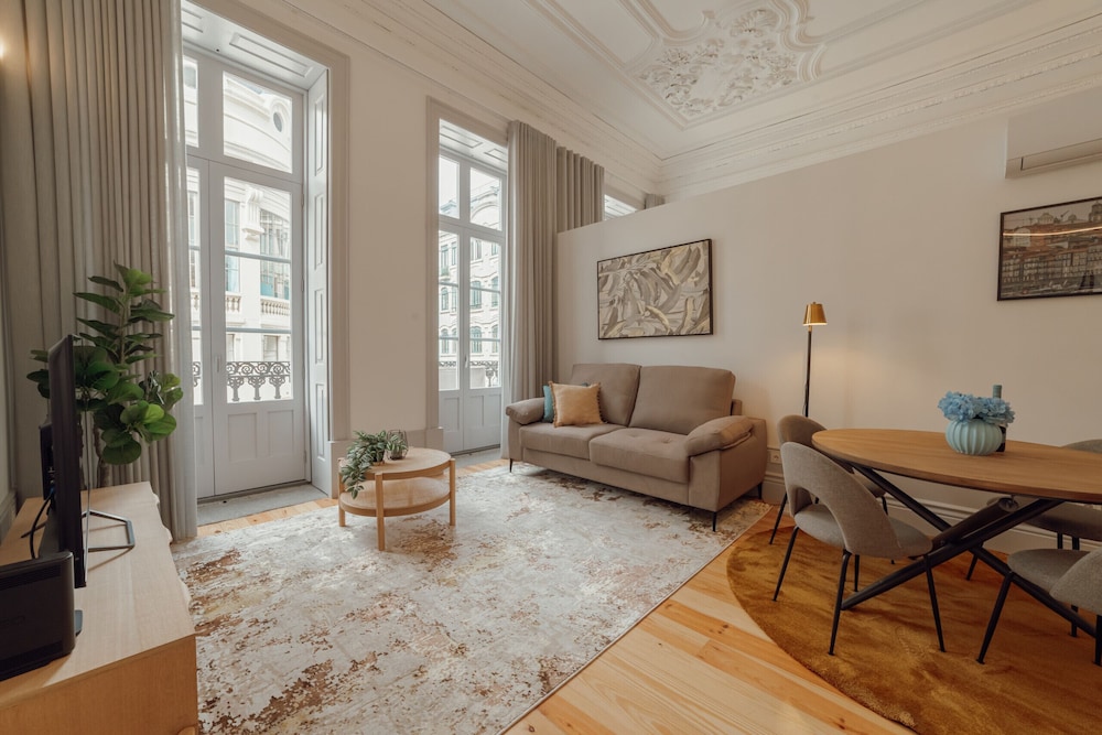Heart OF Porto Apartment A by Vacationy