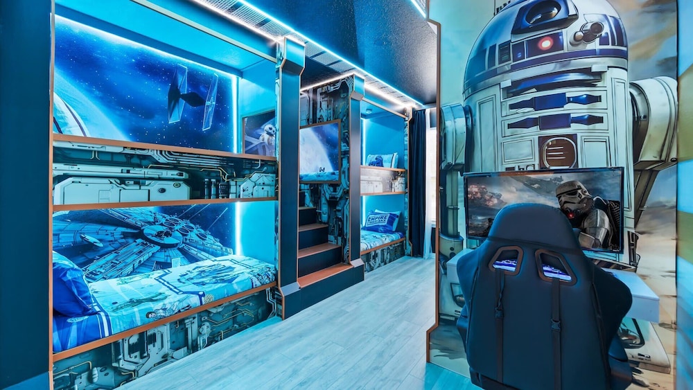 Exquisite 10br Luxury Villa Pool Hot Tub Arcade
