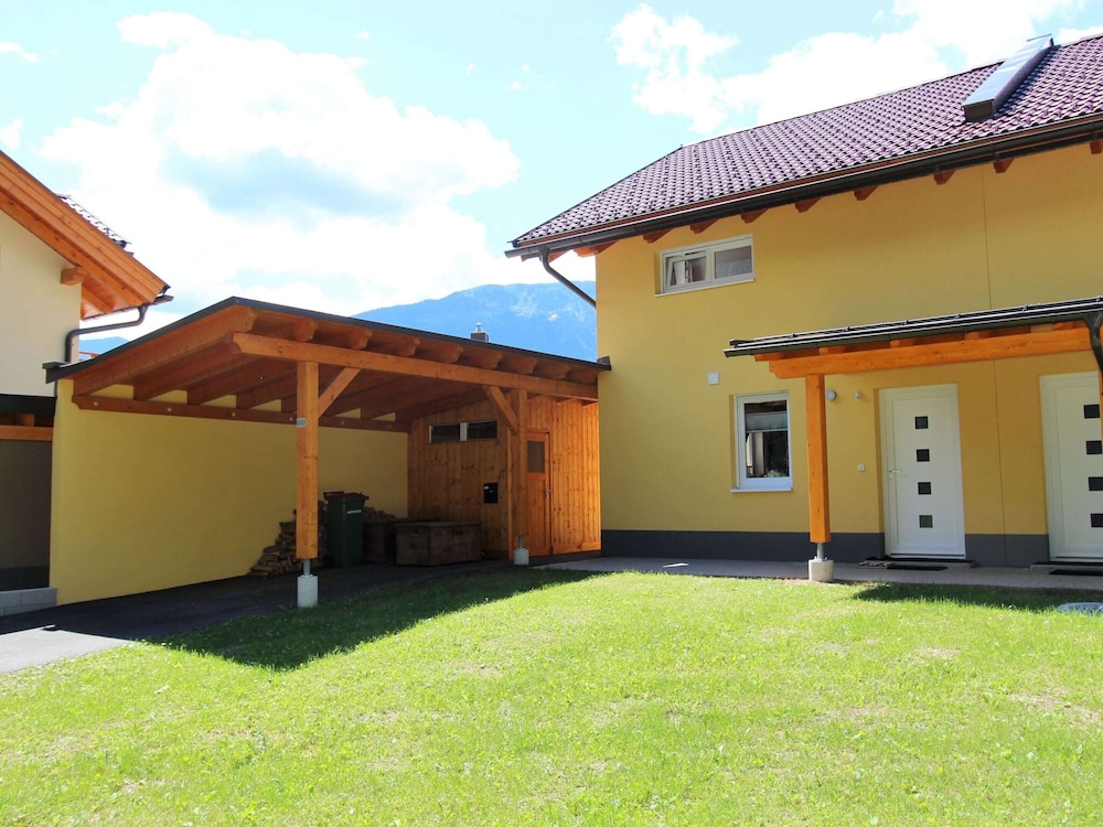 Luxurious Chalet in Kotschach-mauthen Near Ski Area