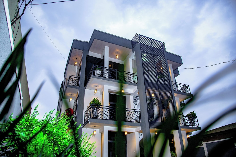 Inviting 8-bed House in Kigali Near rbd