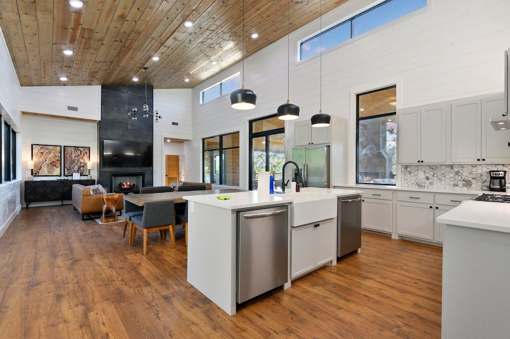 Luxury Retreat in Broken Bow