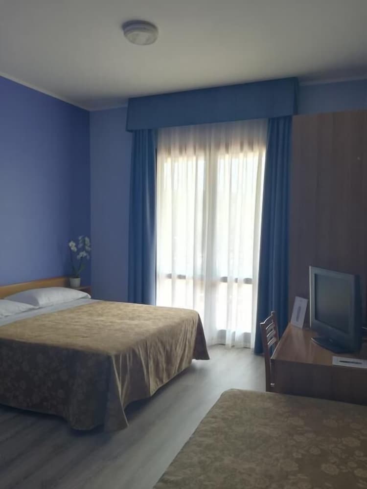 Hotel Le Ginestre view 3