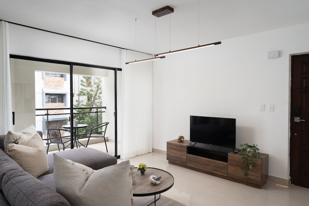 Plaza Colonial Residence By YellowKey