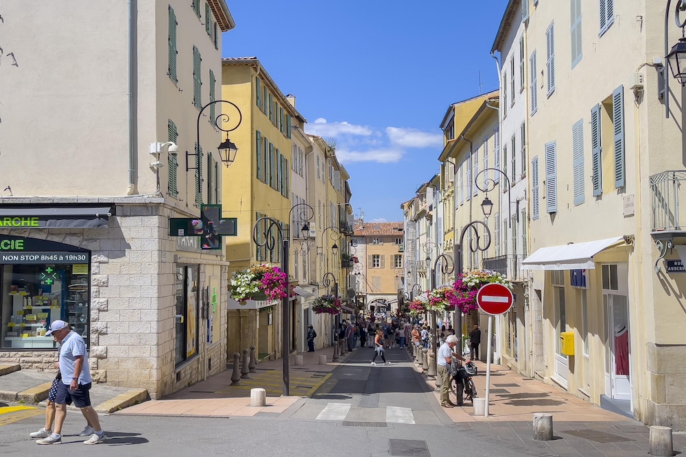 Appartement Picasso - Vieil Antibes view 3