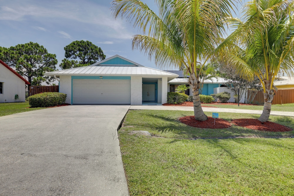 Private Pool & Yard: Family Home in Port St Lucie
