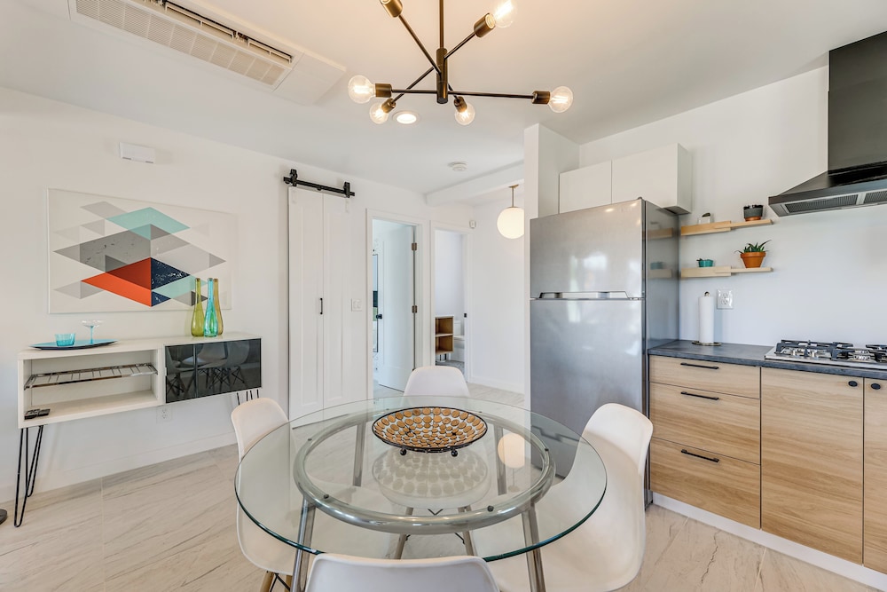 Walkable Downtown Chandler Oasis w/ Private Patio