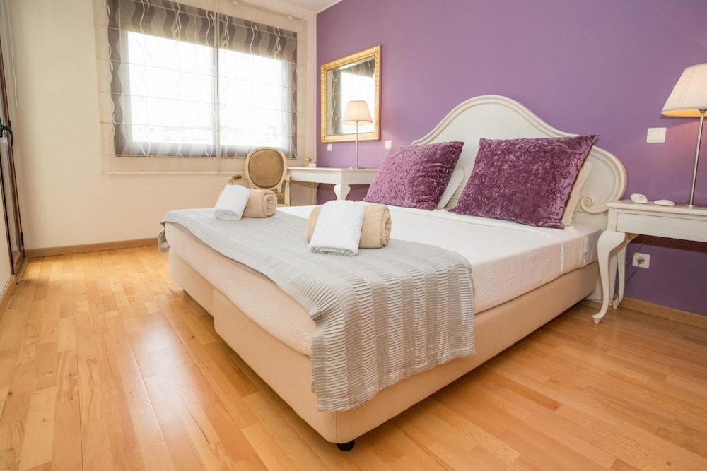 Traditional Townhouse in Vila Sol by Ideal Homes