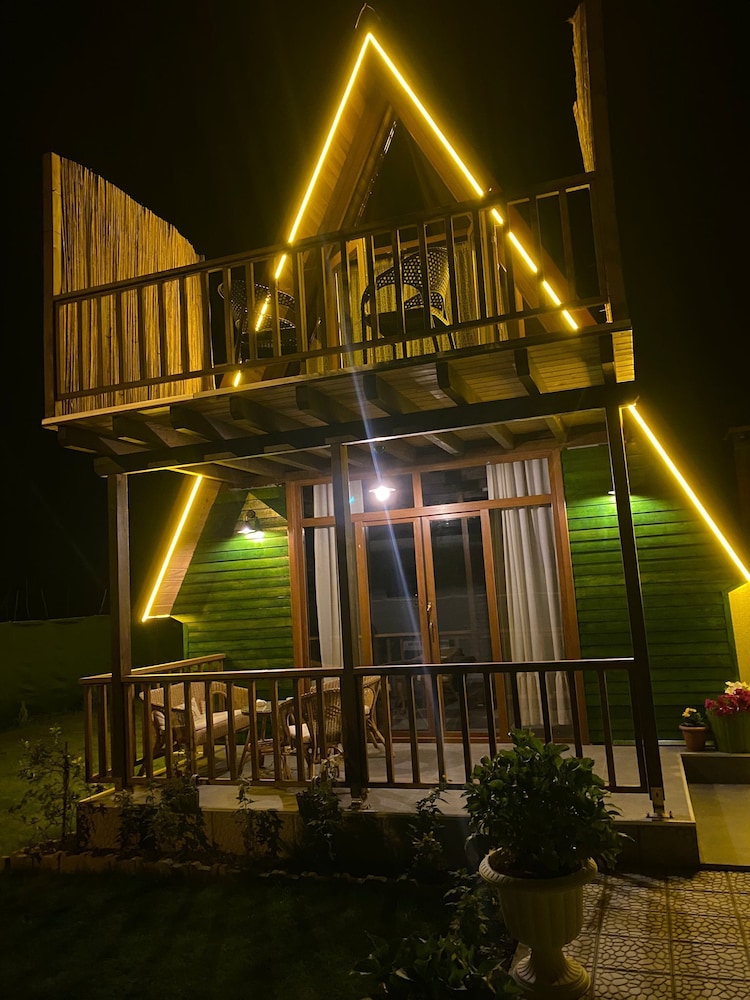 Tenora Suit Bungalov