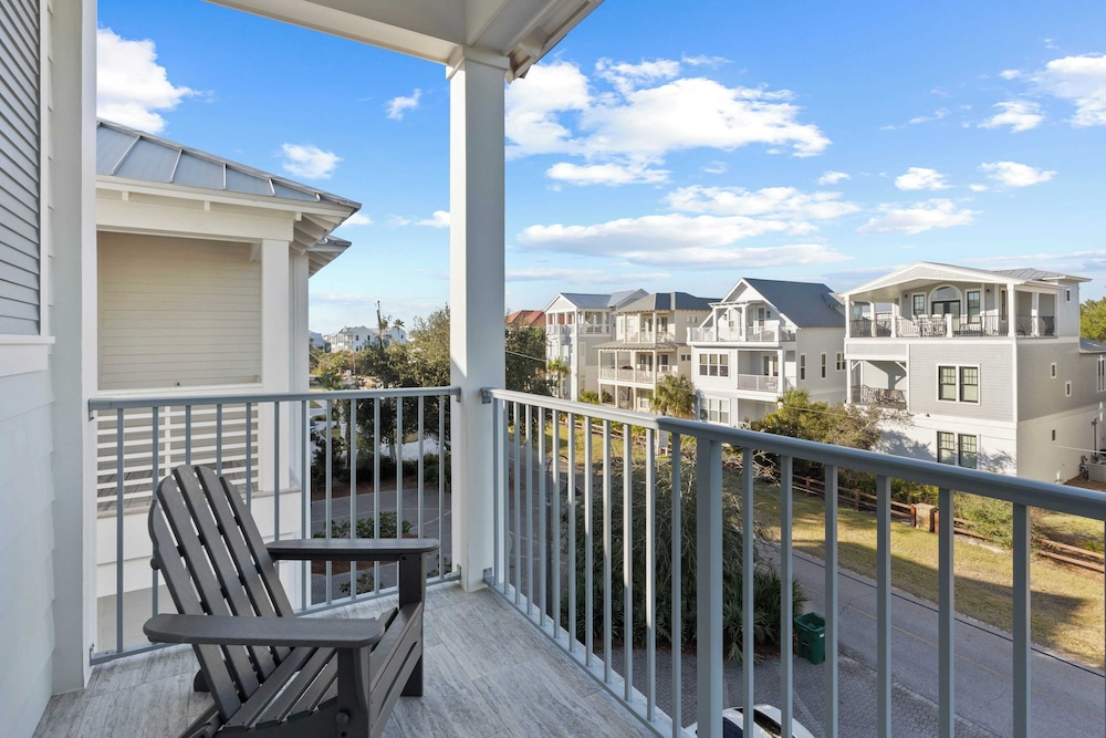 The Palmetto Blue by Avantstay Steps to Beach, Ocean Views