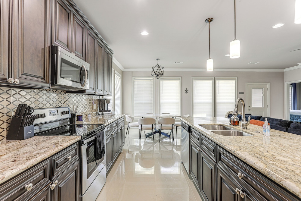 Arabi Home w/ Deck: 7 Mi to Downtown New Orleans!
