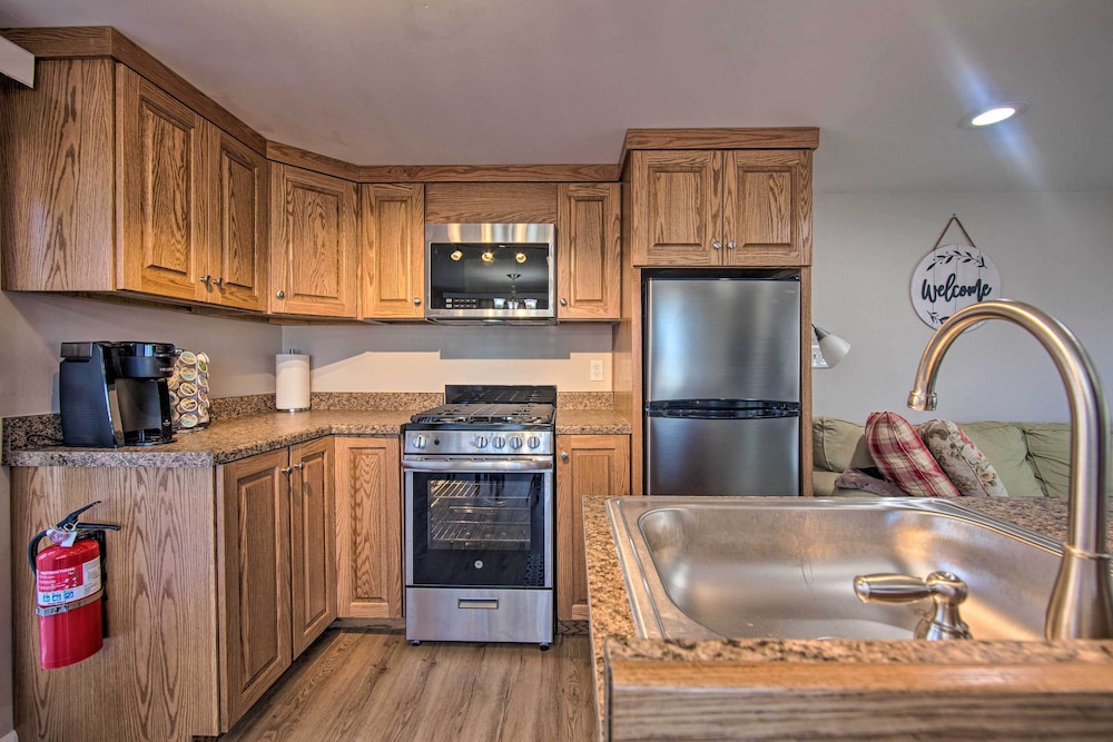 Central Hummelstown Apt: 4 Miles to Hershey Park! view 5
