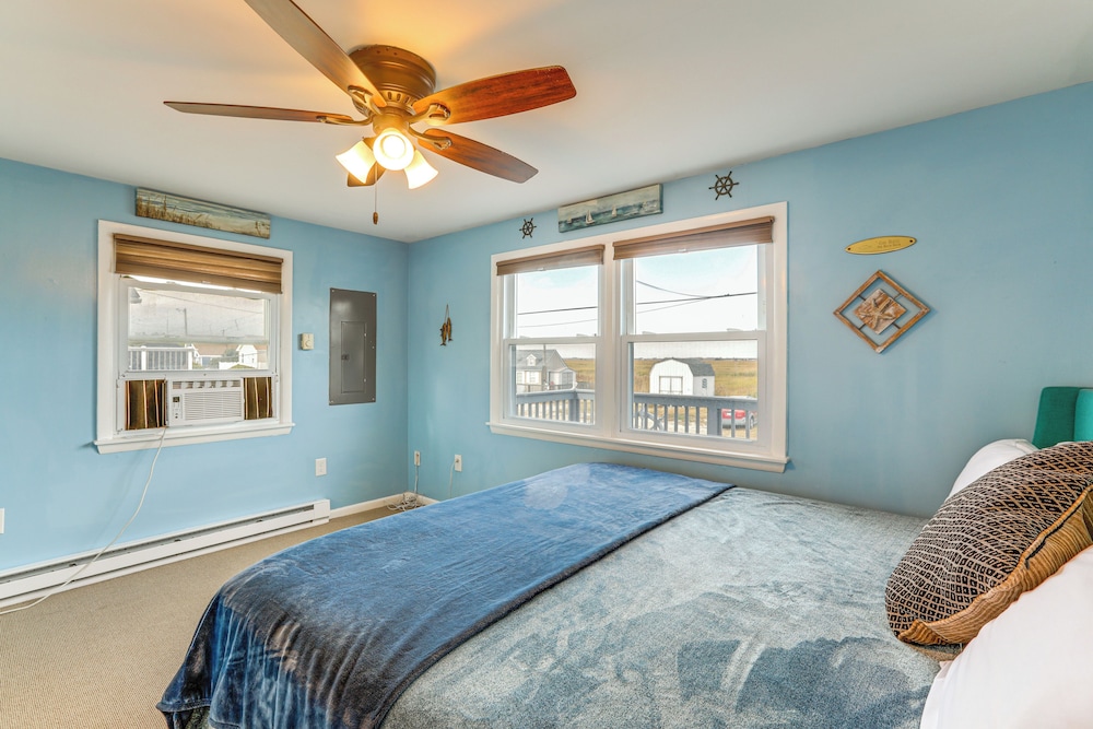 Walk to Public Beach: Bayfront Jersey Home w/ View
