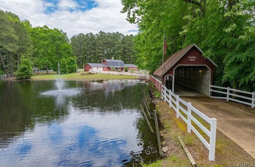 Pet-friendly 3BR Lake House Firepit + Pier