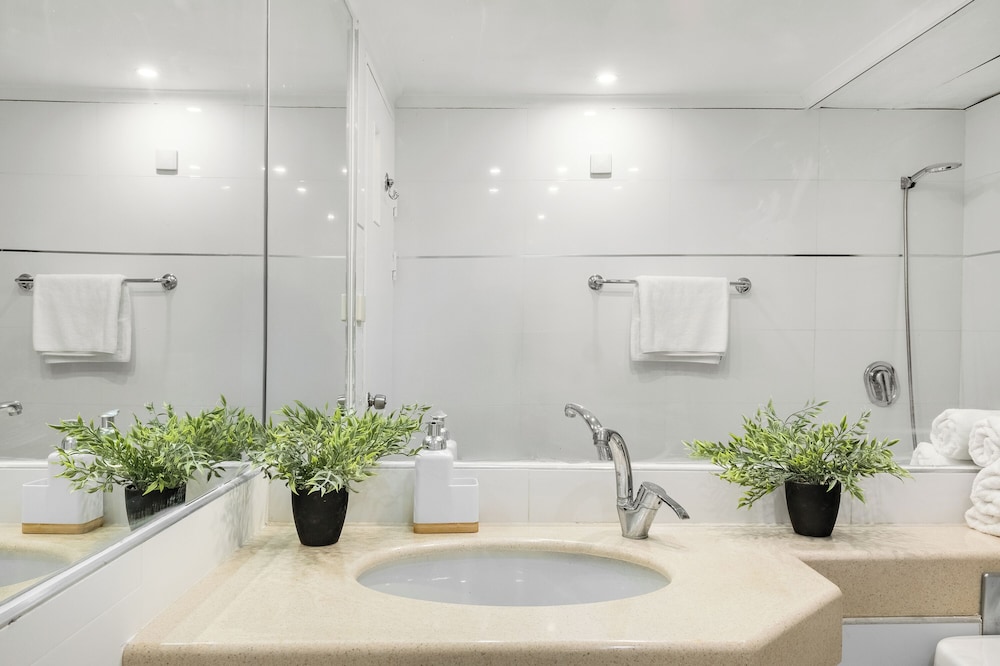 Royal Park Apt Resort by Sea N Rent