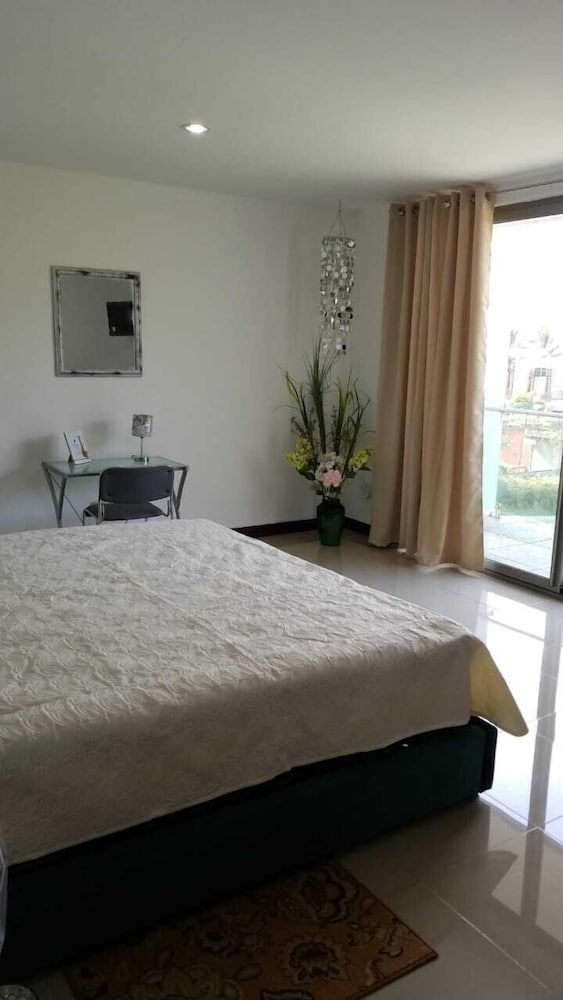 Las Yagrumas Condo Escazu
