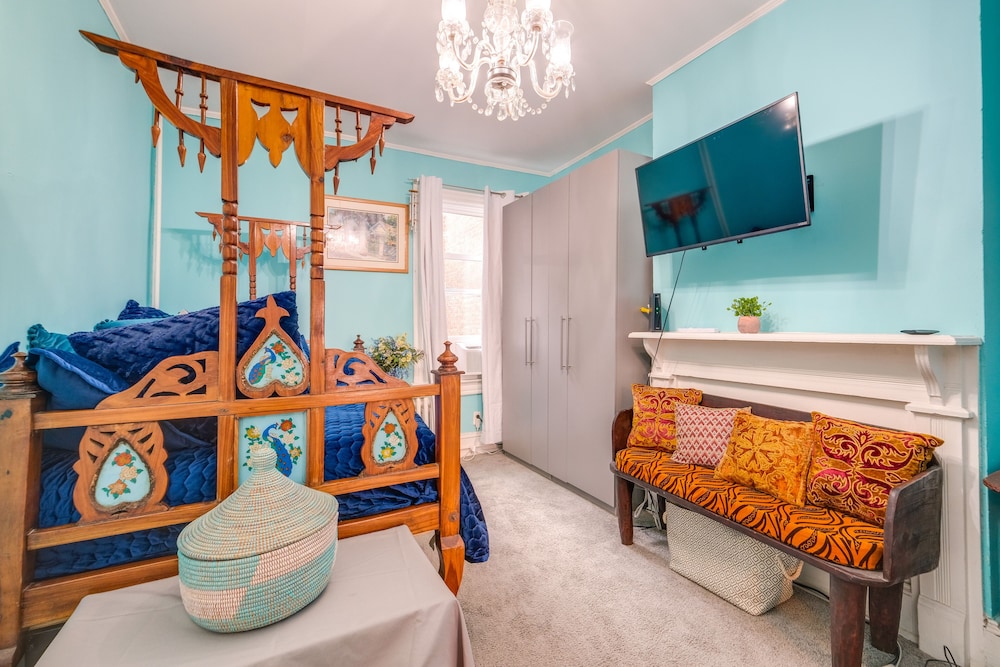 Historic Georgetown Townhome: Walkable Location!