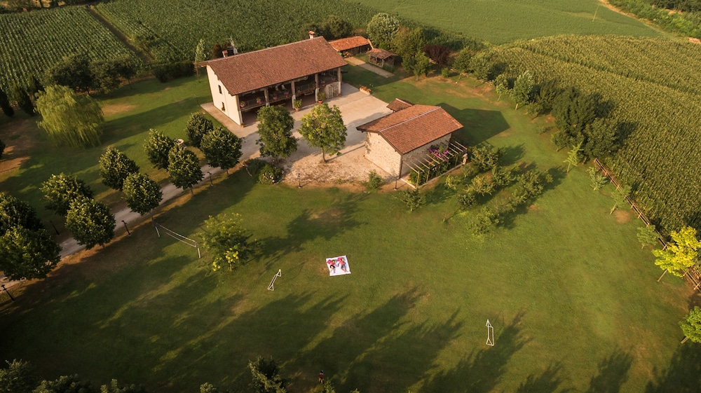 Cascina Serenella B&B