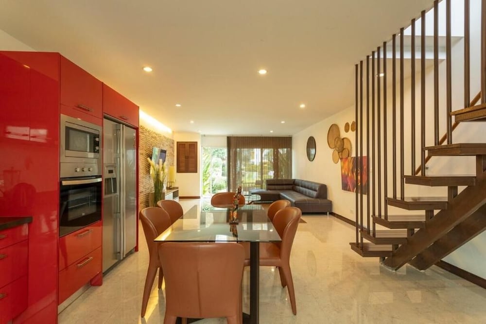 3BR Gym & Sauna 12 Mins to Patong V69
