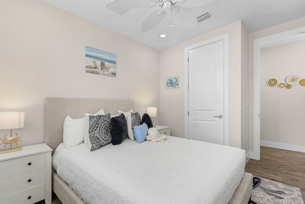 209 Seabreeze Escape: NEW Spacious 5-Bedroom Pool Home 5 Home