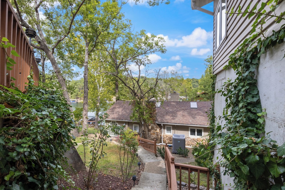 Lakefront Oasis With Skylights & Covered Boat Slip For Extra Adventure