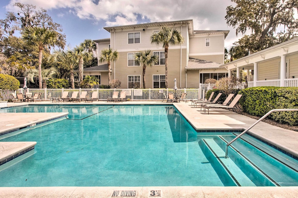Bright St Simons Island Condo w/ Shared Pool! - Property Image 11