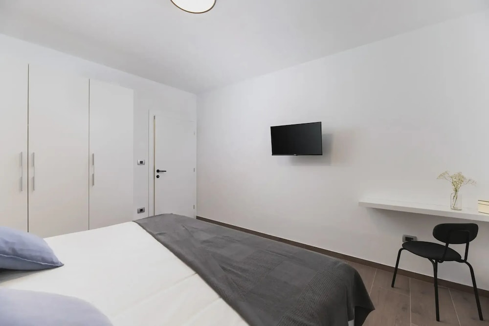 Photinia in Labin With 3 Bedrooms and 1 Bathrooms