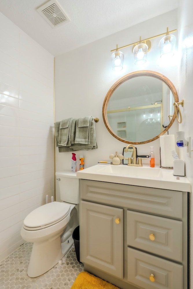 Flint and Kingscrest, LLC - Private Rooms in Shared Home