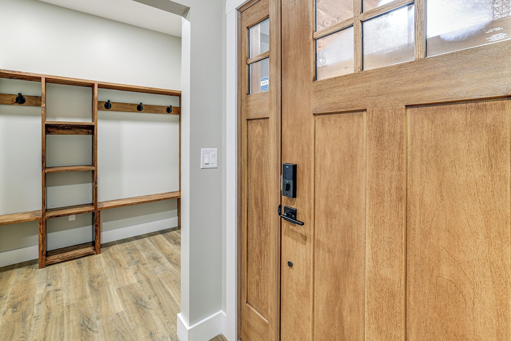 Brantingham Home: ATV & Snowmobile Trails On-site!