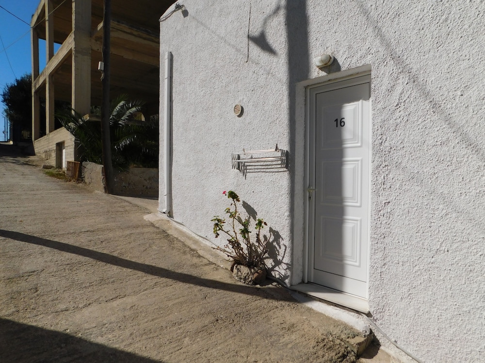 Perdika Mare Guesthouse