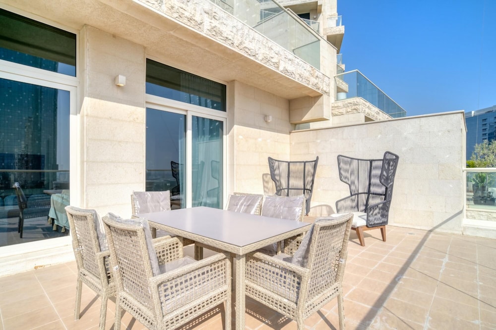 Reem Island Beach Escape w Stellar Balcony Views