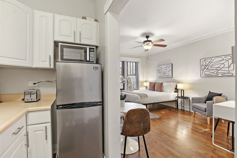 Studio Apt - Dorchester 203