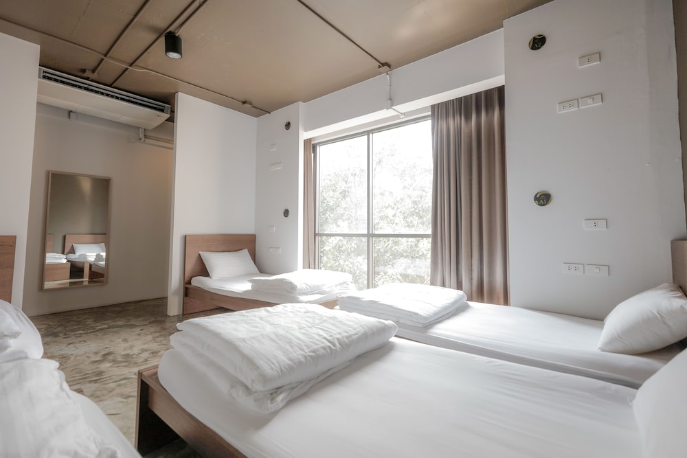 Collection O The Spades Hostel