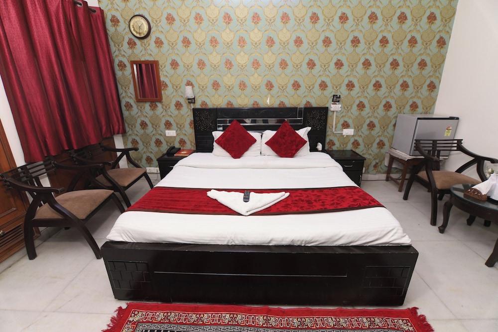 Hotel Ashray Noida