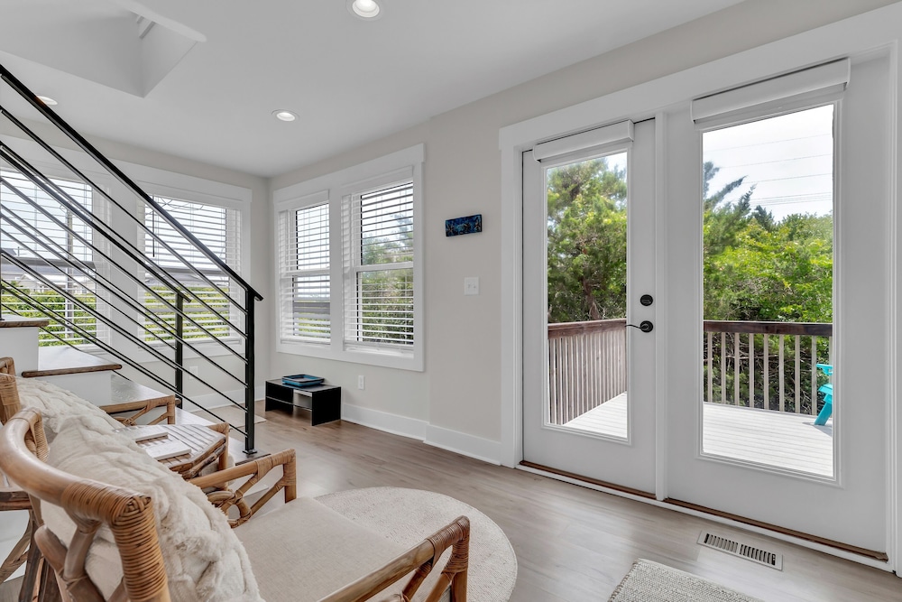 Oceanwatch Cottage by Topsail Realty