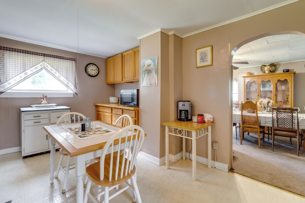Pet-friendly Smithmill Retreat w/ Yard!