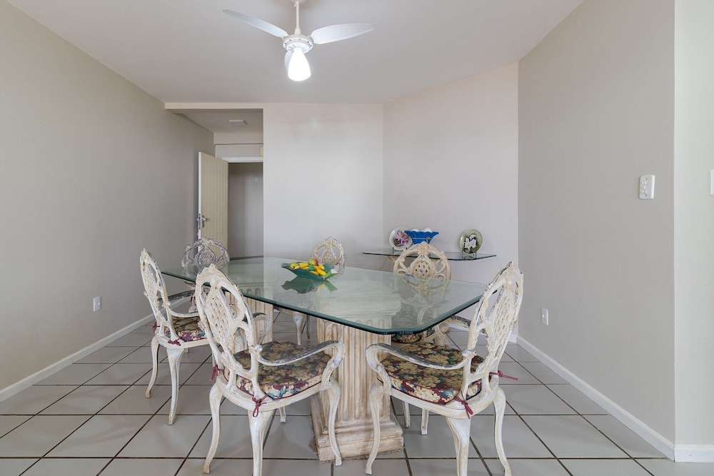 Ap w/ Balcony 200 m From the Beach Ingleses Vin202