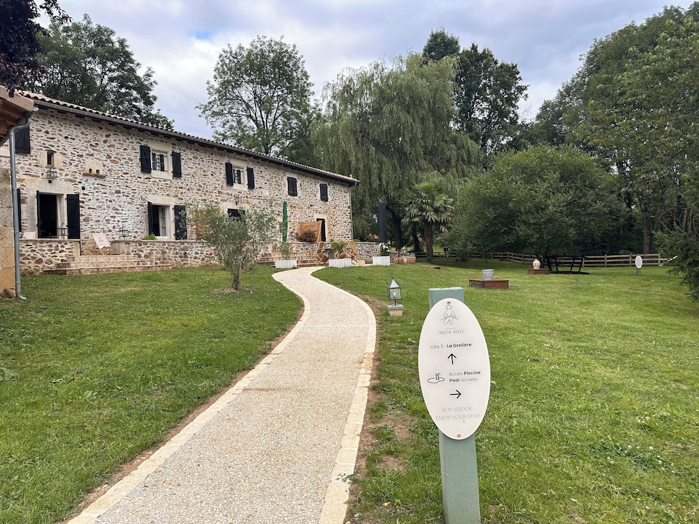 Domaine de Brise Bois - Chambres & Gîtes