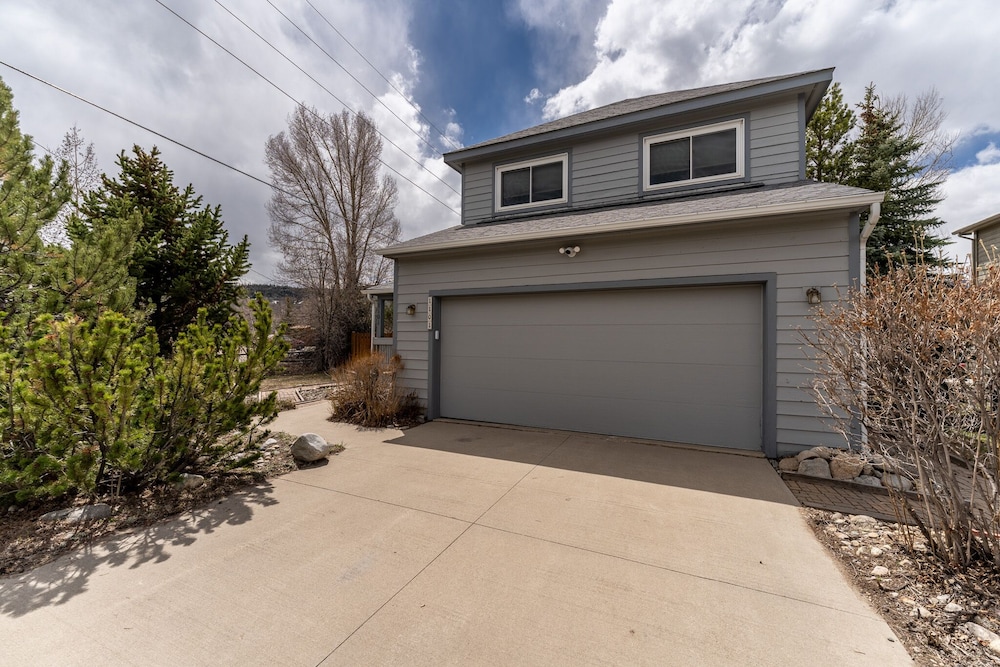 Stand-alone Mountain Home, Private Hot Tub and Deck, Mountain Views #34 by Summit County Mountain Retreats view 5