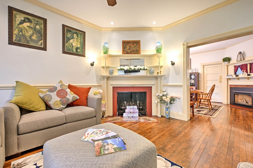 Central Bar Harbor Home, Walk to the Shore & Town!