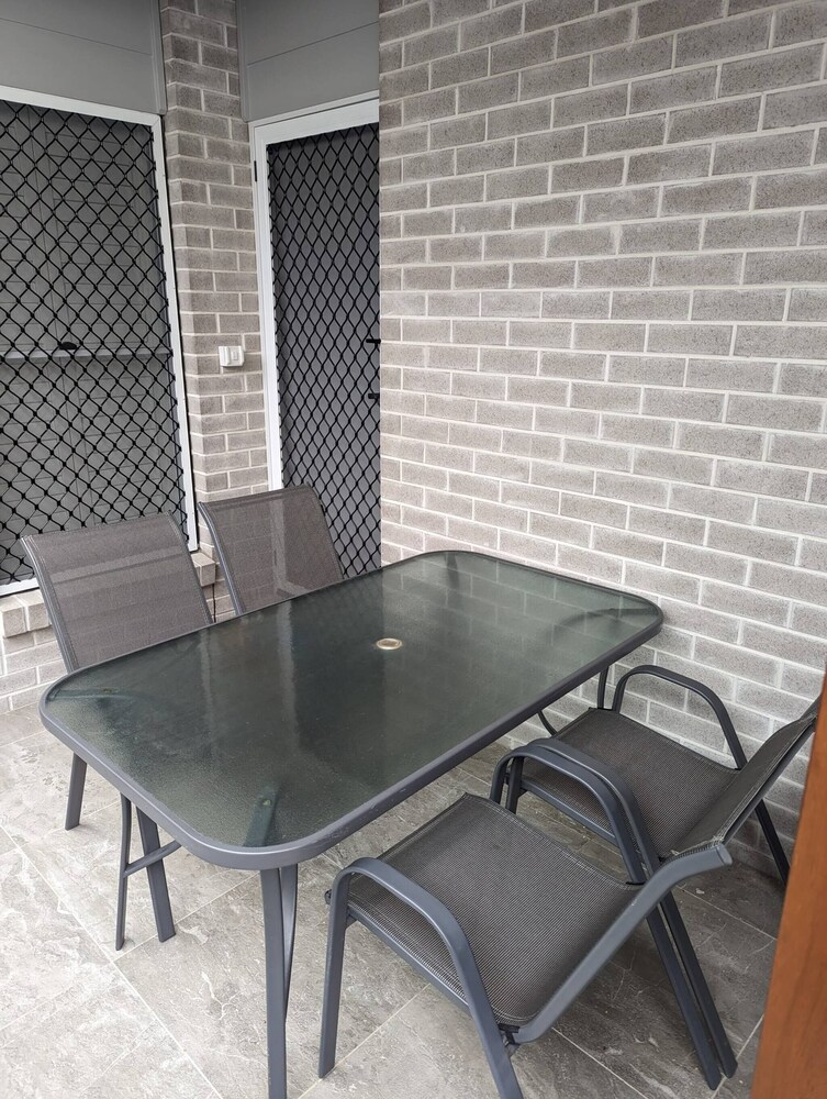 Immaculate Entire House in Chermside West 2-beds