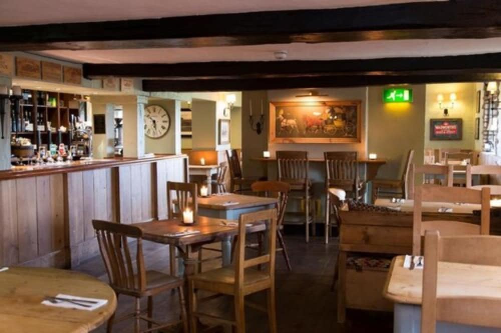 Chippenham Vacations - Crown Inn - Property Image 10