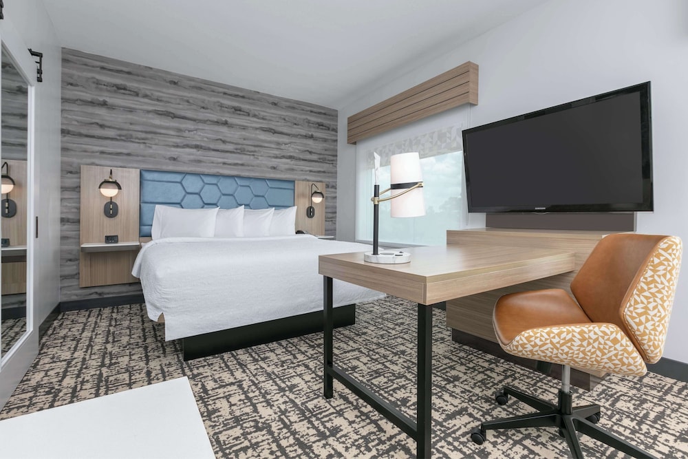 Hampton Inn Suites Shenandoah The Woodlands, Tx - Property Image 28
