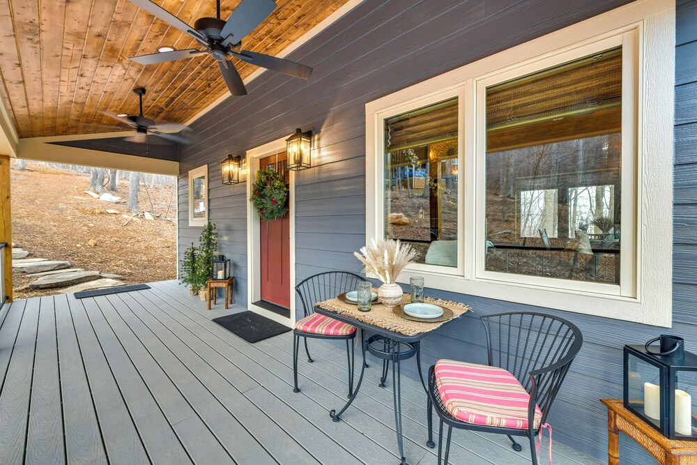 Couple's Getaway in Stoney Creek at Wintergreen!