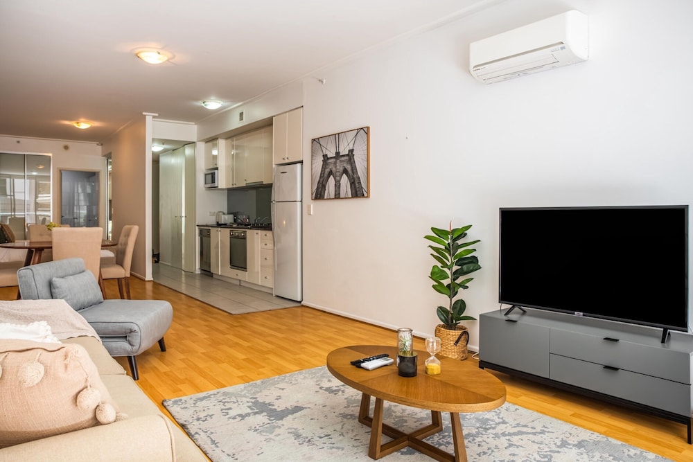 Stylish Studio With Pool & Gym in Heart of Sydney