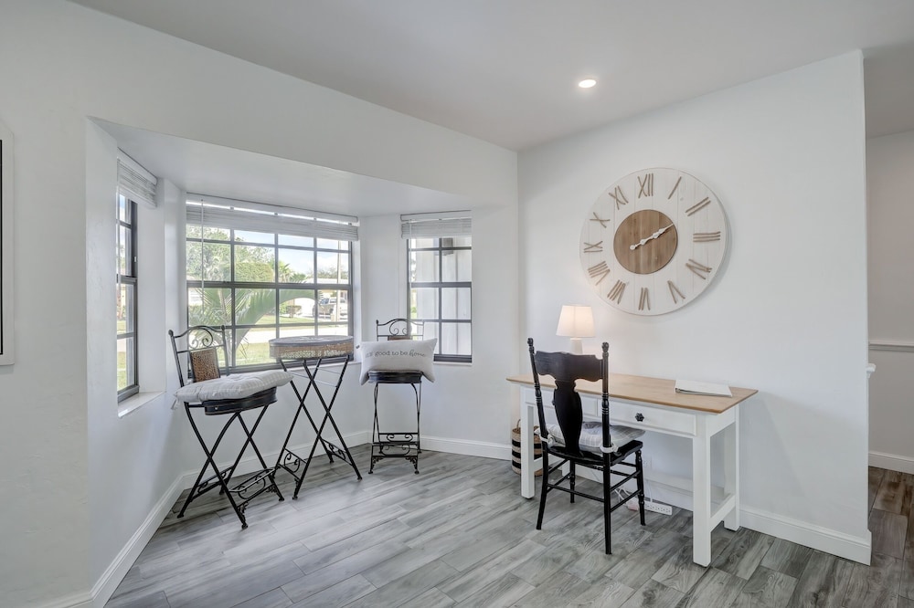 Luxury Pool Dog Friendly Central To Naples And Marco Island By Sky Run Naples 3 Bedroom Home