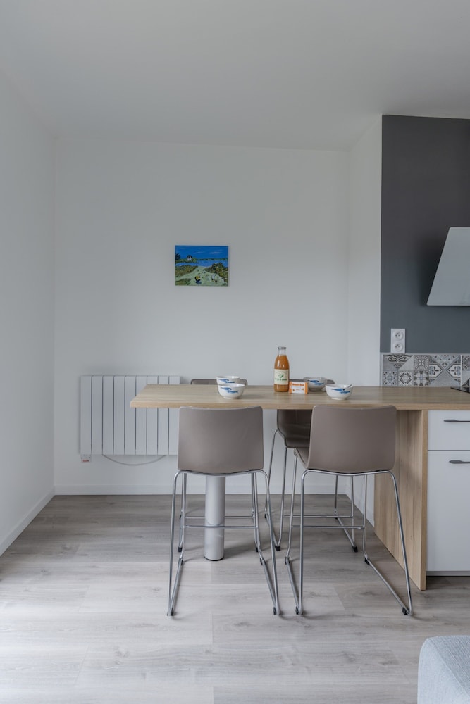 Apartment in Ploudalmezeau Near Treompan Beach