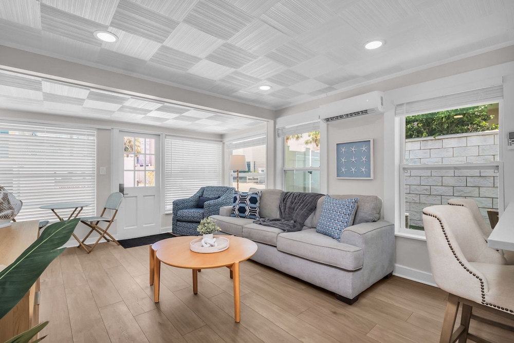New Sweet Beach Nook Hot Tub Ocean Vibes