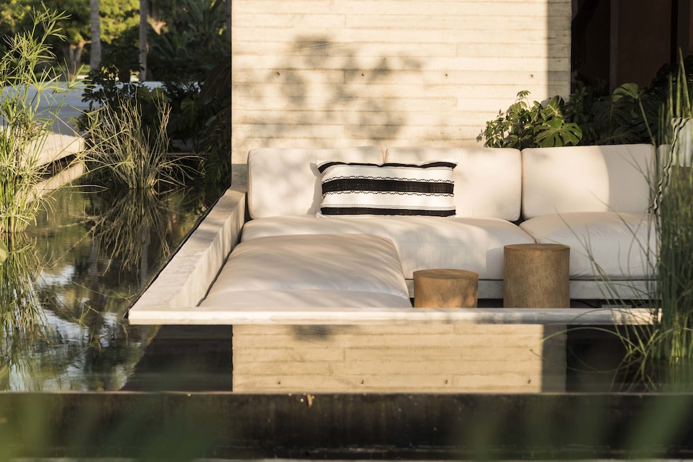 El Careyes Club & Residences