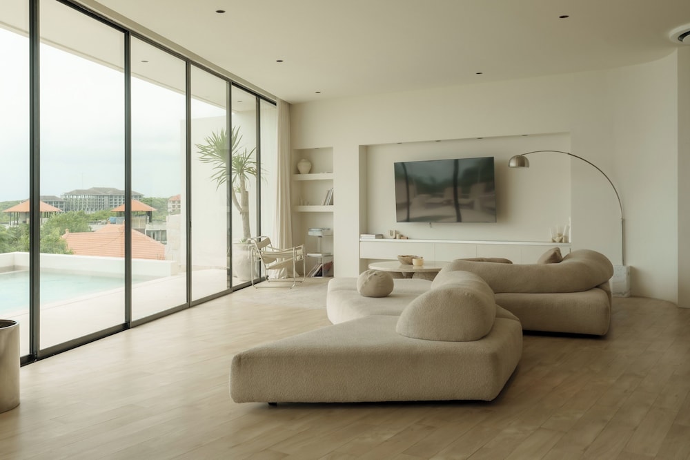 Lux Retreat 4BR Ocean Villa in Uluwatu