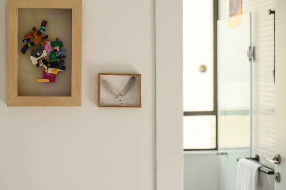 Artistic 2BD Apt w Balcony on Montefiore view 3